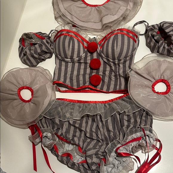 Dolls Kill Tops - READ Trickz n Treatz Pennywise  SEWER CLOWN COSTUME